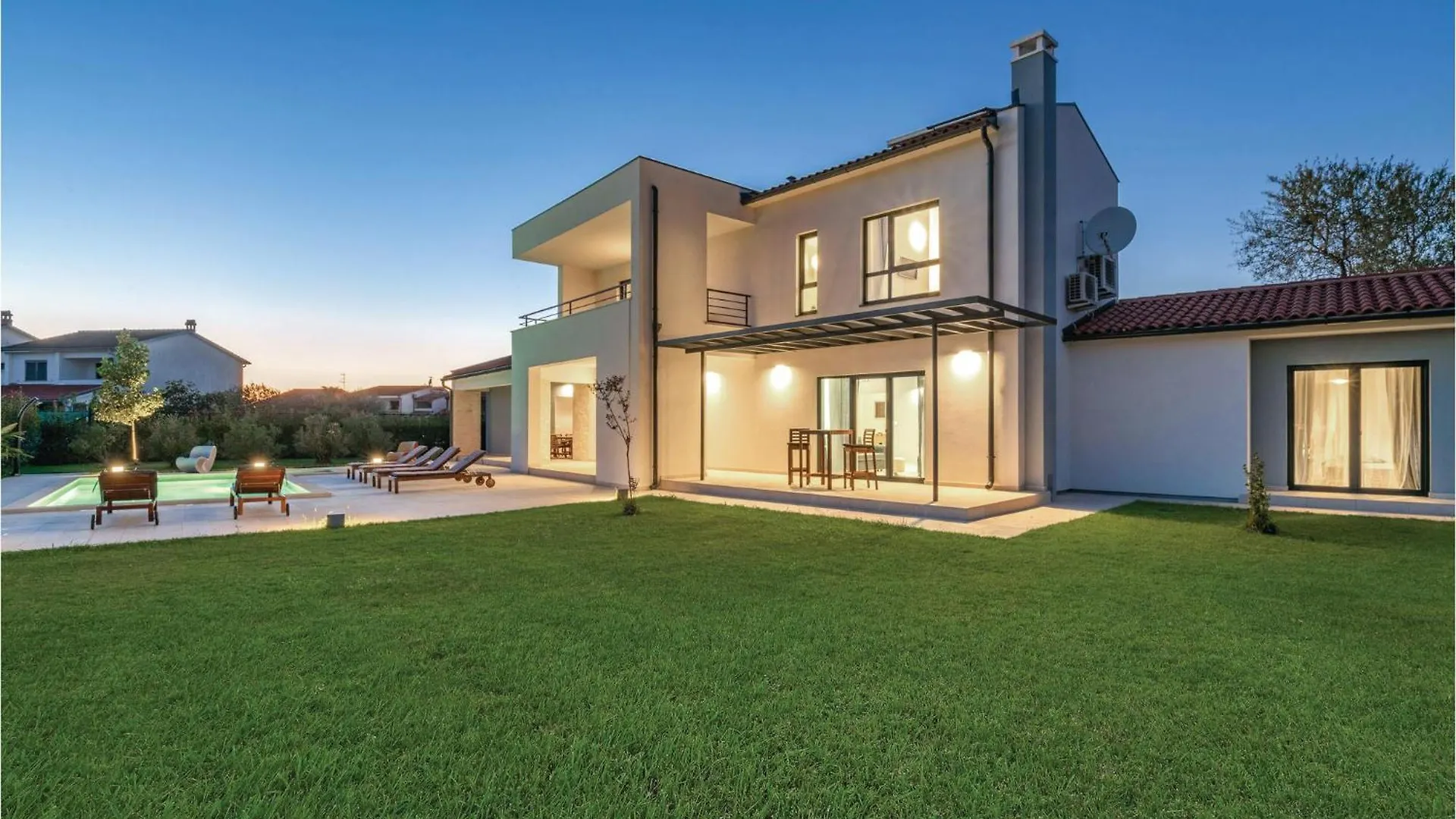 Stunning Home In Valbandon Fondole Feriehus