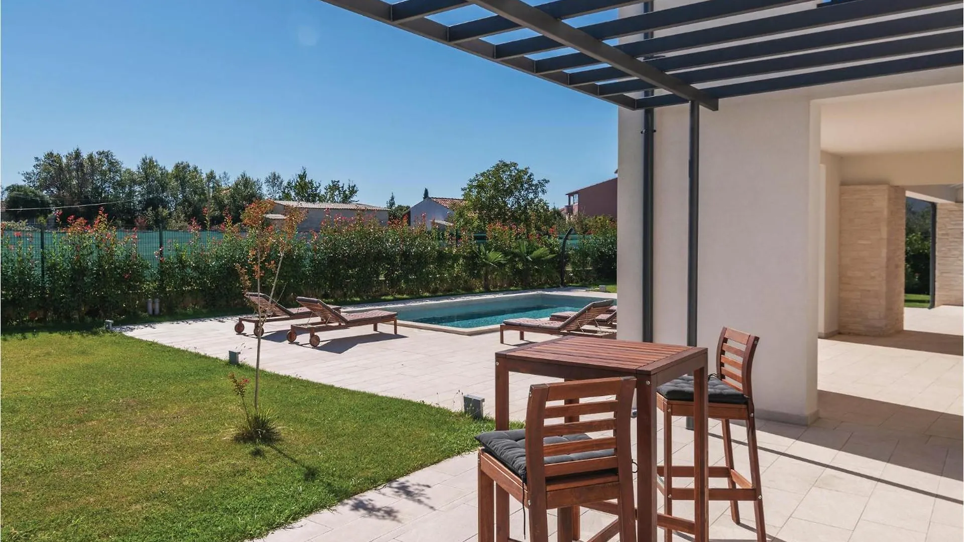 Stunning Home In Valbandon Fondole Feriehus