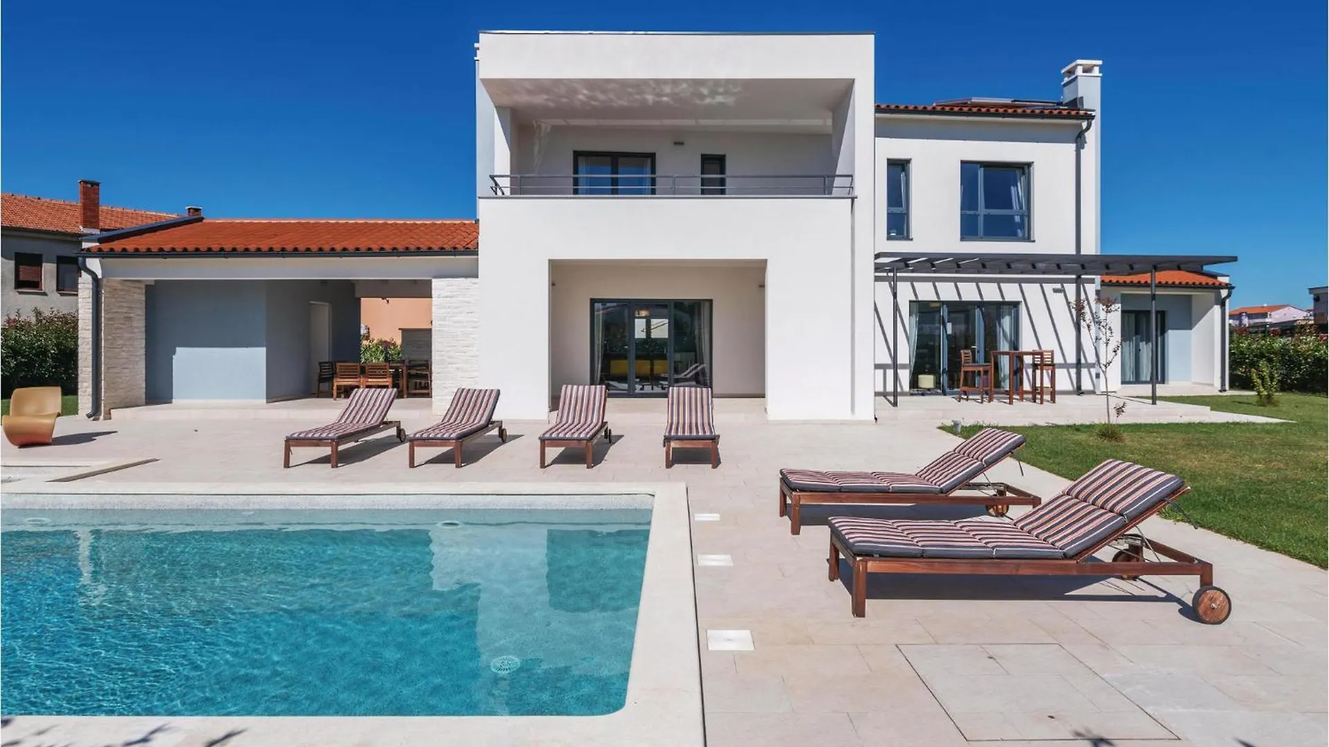 Stunning Home In Valbandon Fondole